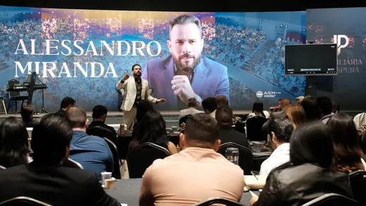 Participantes acompanhando a imersão